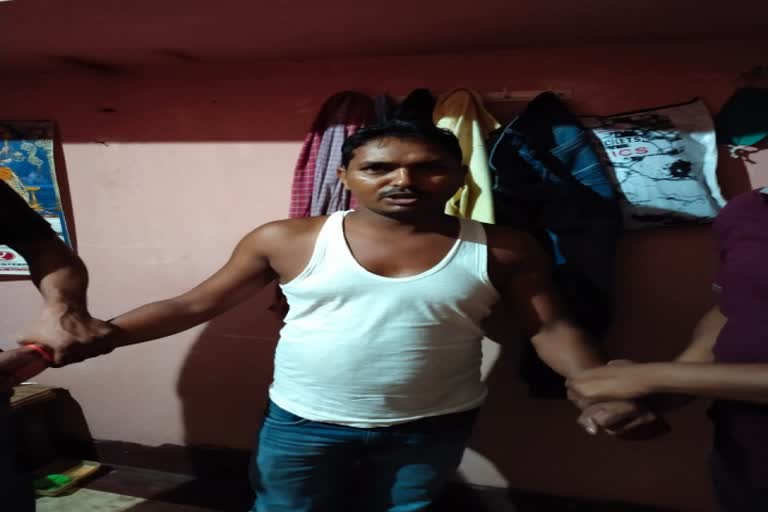 revenue employee arrested for bribe in giridih