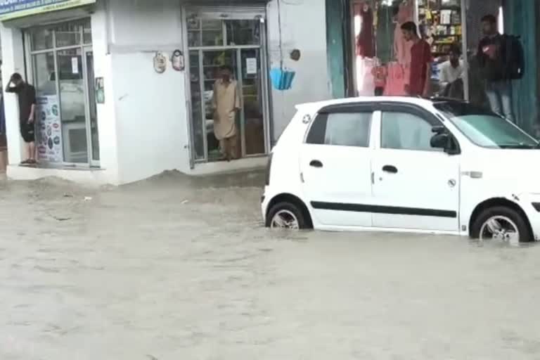 قصبہ پانپور میں ڈرینیج سسٹم ناکارہ، لوگوں کو دقتوں کا سامنا