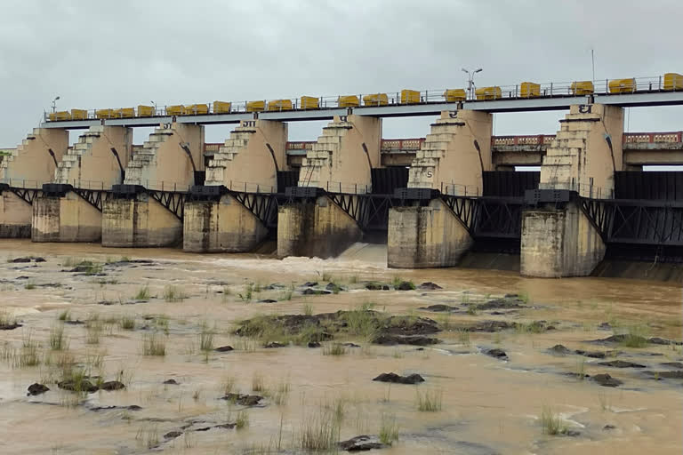 नाशिकच गंगापूर धरण 80 टक्के भरले,