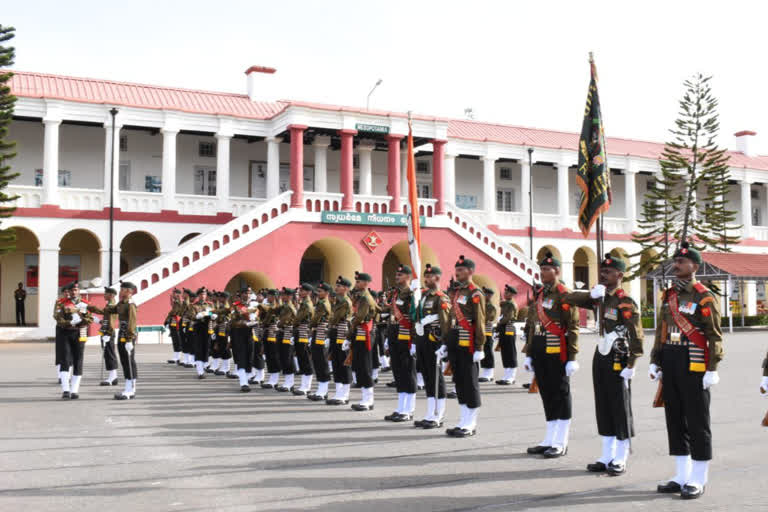 குன்னூரில் இளம் ராணுவ வீரர்கள் சத்தியப் பிரமாணம்