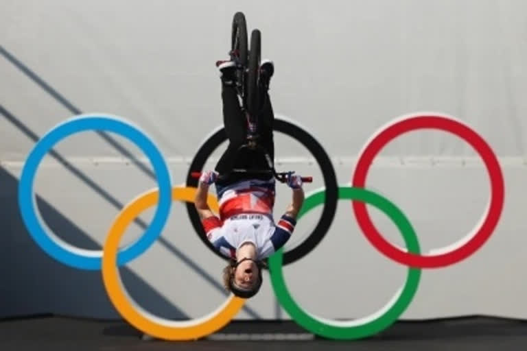 tokyo-olympic-2020-charlotte-worthington-wins-first-ever-gold-medal-in-bmx-freestyle