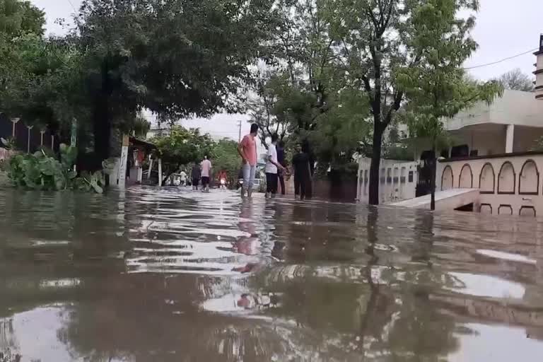 बारिश का कहर,  सड़कों पर जलभराव,  जलभराव की समस्या , भीलवाड़ा में बारिश,  rain storm,  water logging on roads,  water logging problem,  rain in bhilwara