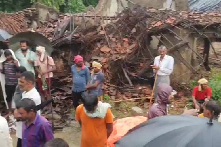 kutcha house collapsed in rain
