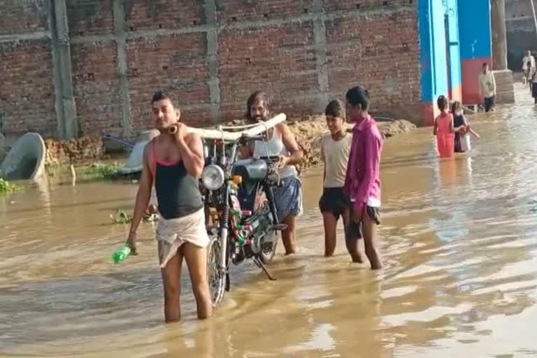 पटना में बाढ़ का कहर