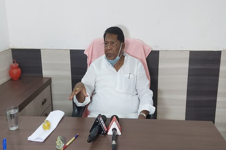 congress-president-dr-rameshwar-oraon-demanded-reservation-from-government