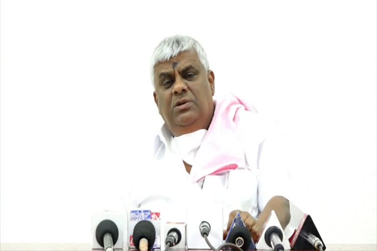 I have not took any signatures from the Chief Ministers says revanna