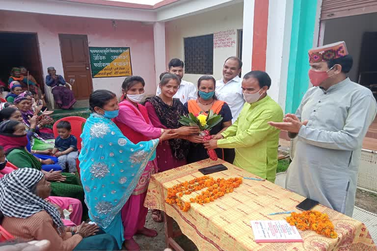 dhan-singh-rawat-unveiled-residential-buildings-at-thalisain-health-center