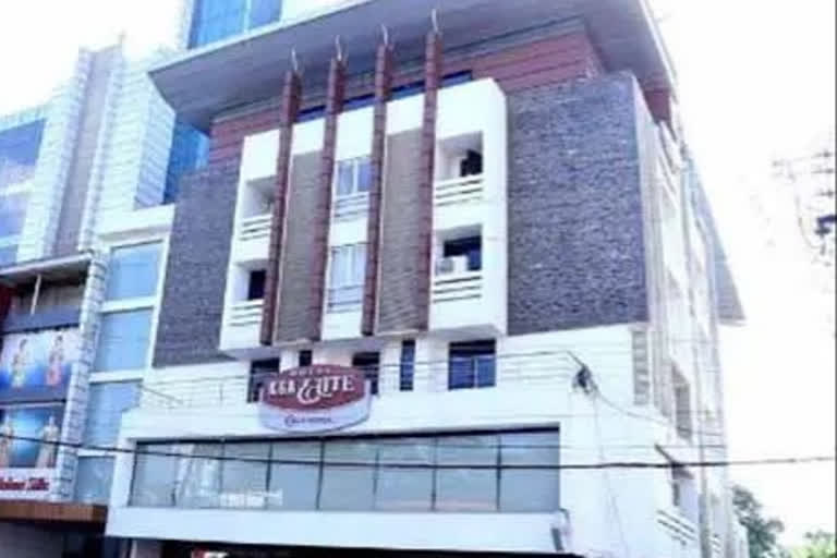 elite continental restaurant at thiruvalla fined Rs.10,000 for finding glasspiece in biriyani  elite continental restaurant  thiruvalla  pathanamthitta  ഹോട്ടലിൽ വിളമ്പിയ ബിരിയാണിയിൽ കുപ്പിച്ചില്ല് : നഷ്ടപരിഹാരം നൽകാൻ വിധി  പത്തനംതിട്ട  തിരുവല്ലയിലെ ഹോട്ടല്‍ എലൈറ്റ് കോണ്ടിനെന്‍റൽ