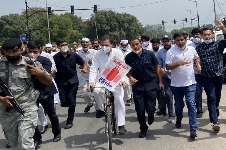 opposition leaders reached Parliament on Cycle after completing breakfast meeting with Rahul Gandhi