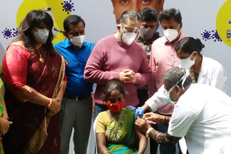 MNM chief Kamalhassan participates in corona vaccination camp