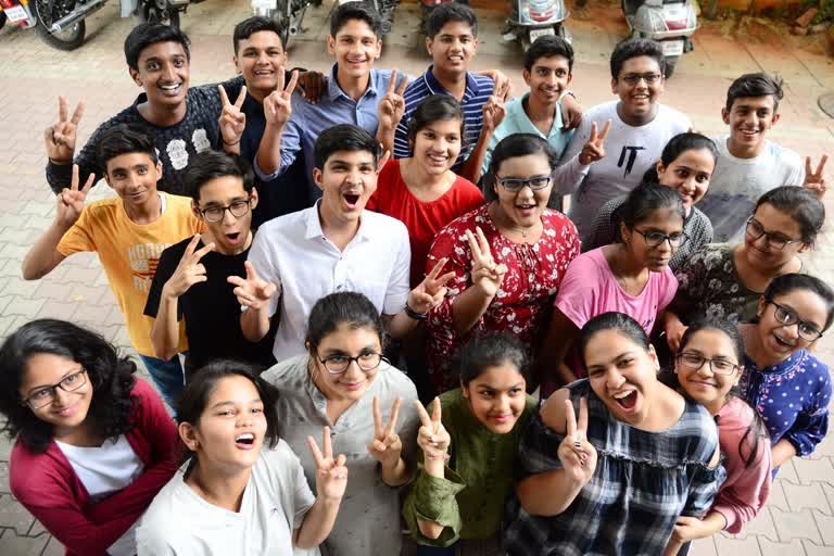 CBSE ધોરણ 10નું  99.04 ટકા પરિણામ