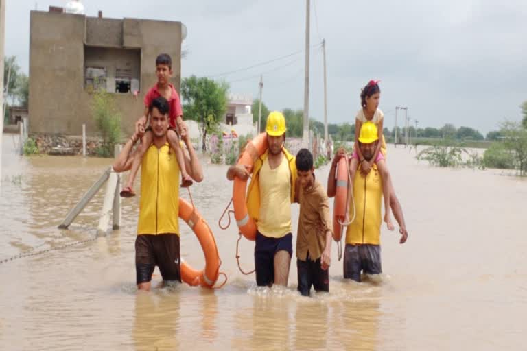 Jaipur news, house surrounded by water in Jaipur