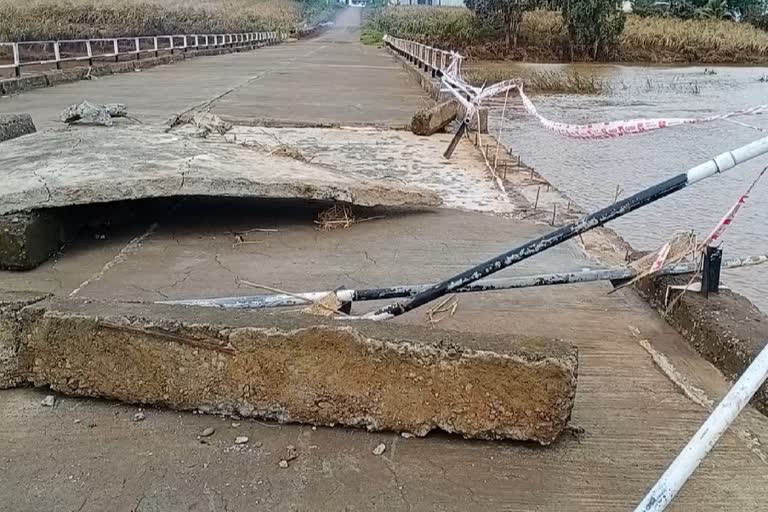 warna river concrete bed damaged due to heavy rain sangli