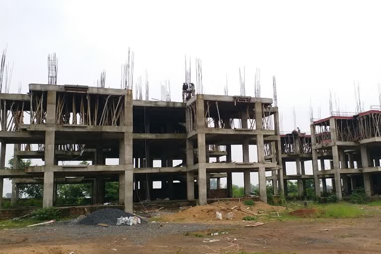 Quarters being built for policemen in Pakur