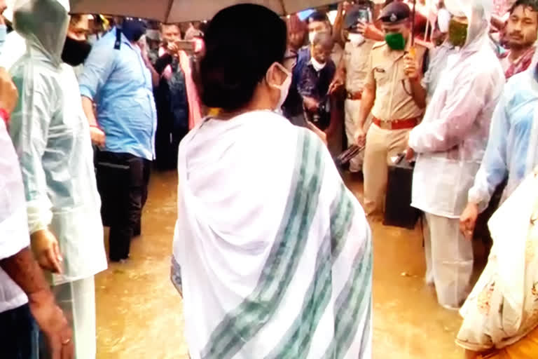 mamta visited  flooded district