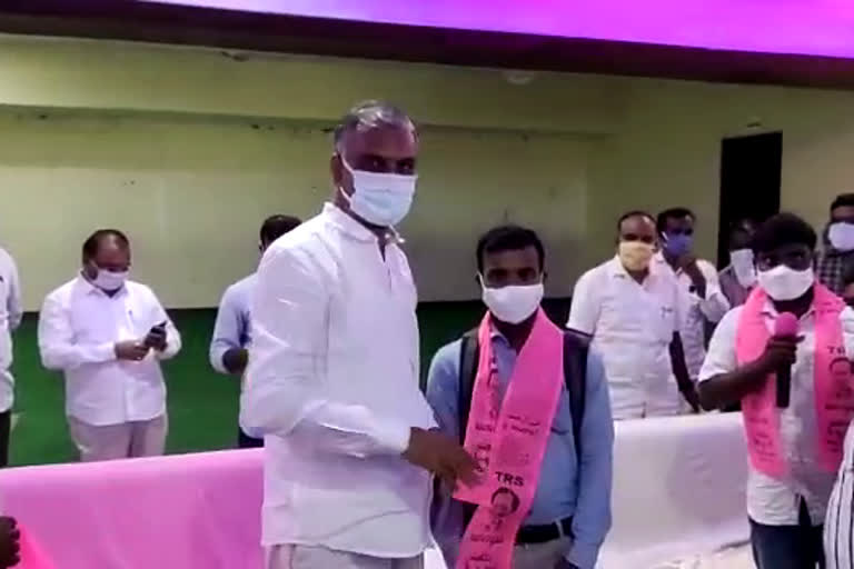 HARISH RAO:  'దళితుల ఓట్లను చీల్చడానికి ఆ పార్టీలు కుమ్మక్కయ్యాయి'