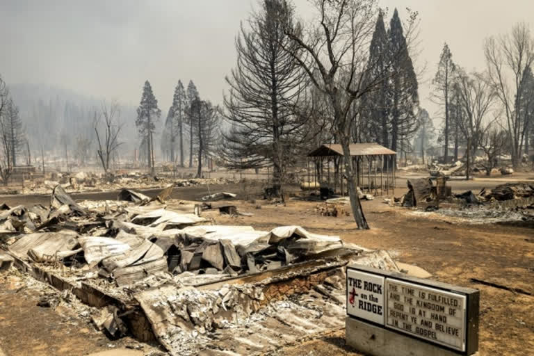 Town burns to ashes in raging Northern California wildfire