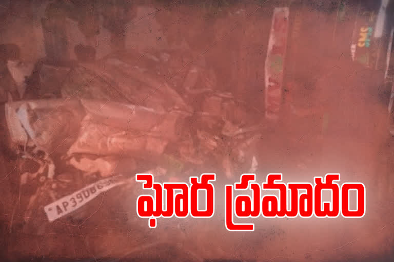four died in road accident in kadapa district