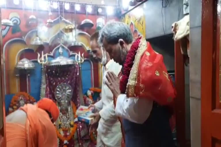 tirath-singh-rawat-prays-at-haridwar-maya-devi-temple