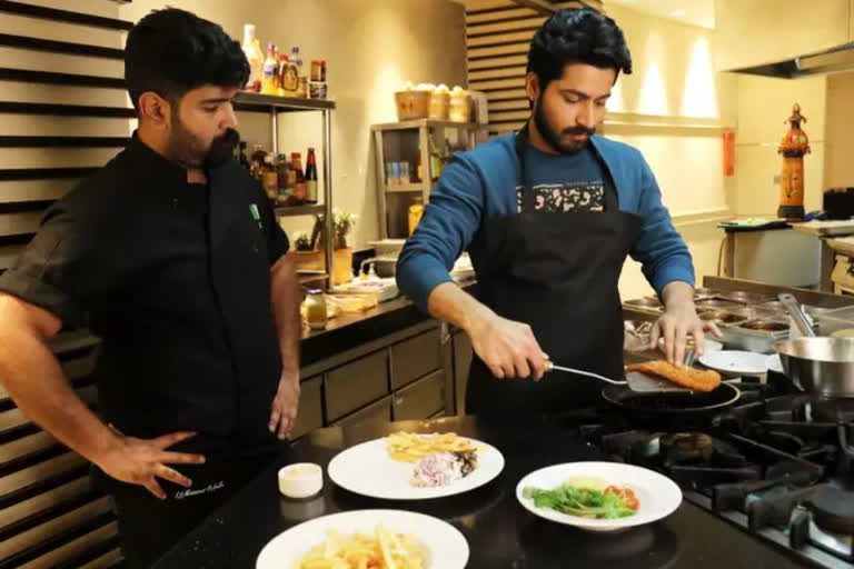 Harish Kalyan practise cooking to play a chef in Oh Manapenne