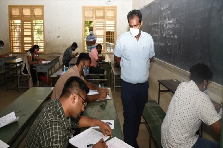 மதுரையில் தேர்வு ஆட்சியர் அனீஷ் சேகர் நேரில் பார்வையிட்டது தொடர்பான காணொலி