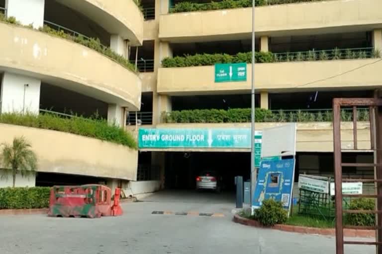 Multi-storey car park in Sector 18