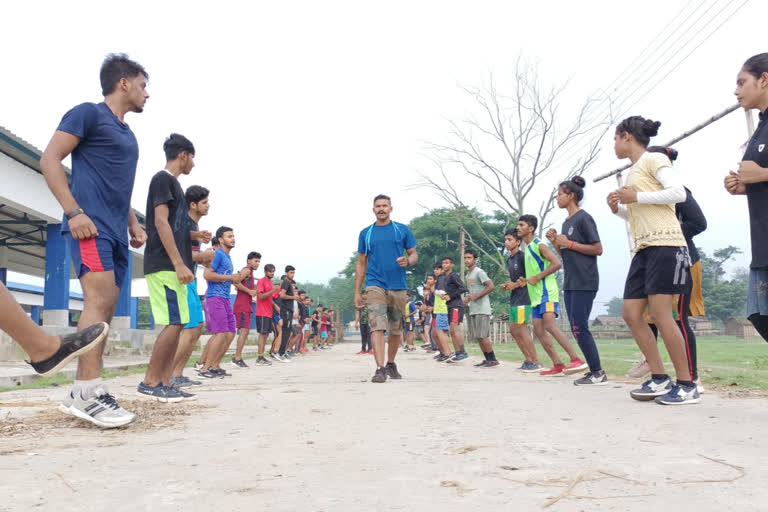 training-camp-run-by-army-commando-sajjad-ali-in-chanchal-malda