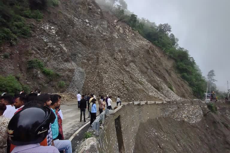 Mussoorie-Dehradun road closed