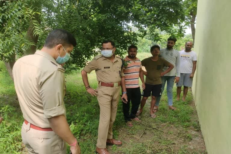 Miscreants robbed the family by taking hostage in Greater Noida, one arrested