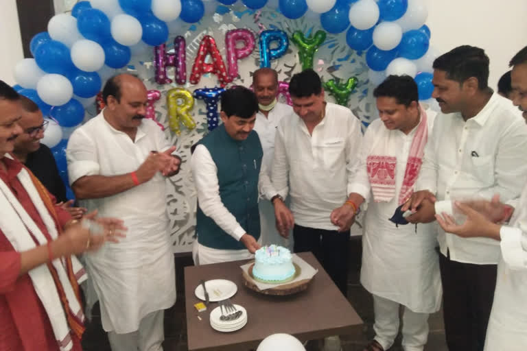 bh_gay_birthday_party_gaya_7209226