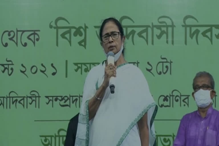 Mamata Banerjee demands law for tribal land protection  ആദിവാസി വിഭാഗങ്ങളുടെ ഭൂമി അവകാശങ്ങൾ  മമതാ ബാനർജി  മമതാ ബാനർജി ആദിവാസി വിഭാഗങ്ങളുടെ അവകാശങ്ങൾ  അന്താരാഷ്ട്ര ആദിവാസി ദിനം  ലോക ആദിവാസി ദിനം  ഗോത്ര ക്ഷേമം  ഗോത്ര വിഭാഗം  മമതാ  Mamata