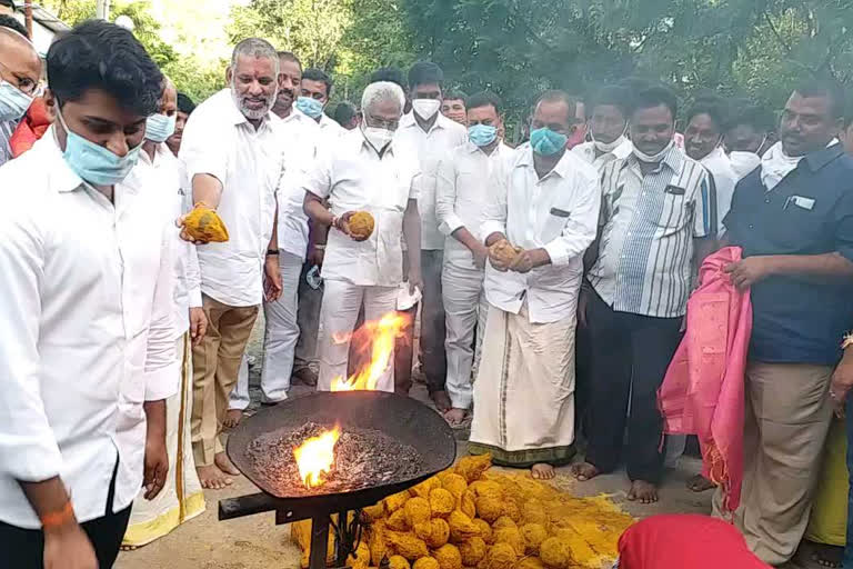 తిరుమలకు నడిచి వెళ్లిన వైవీ సుబ్బారెడ్డి