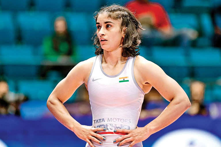 Wrestling Federation of India  WFI  Vinesh Phogat  Sonam Malik  സോനം മാലിക്ക്  വിനേഷ് ഫോഗട്ട്