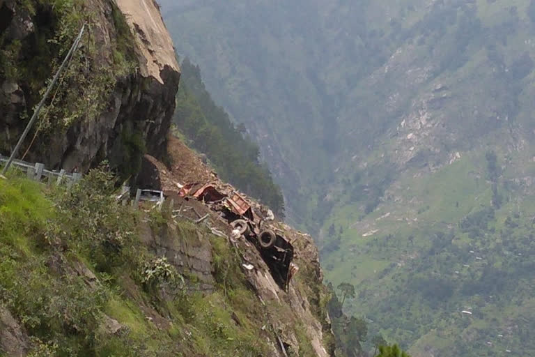 several-buried-under-debris-of-major-landslide-in-himachal-pradeshs-kinnaur