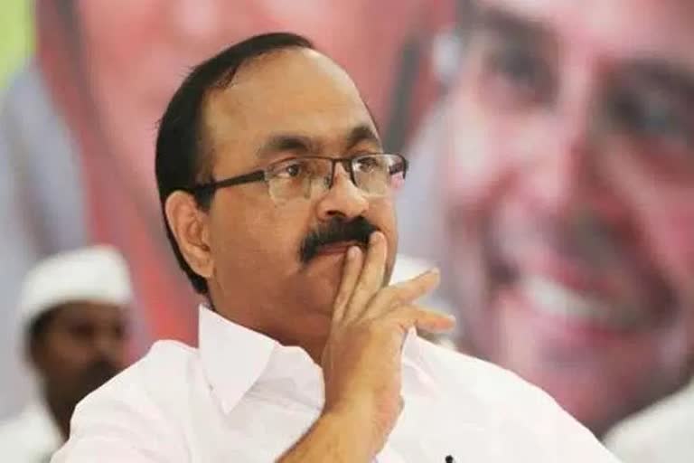 BJP president is missing  BJP president is missing news  BJP president is missing news  Gold smuggling and money laundering cases will be settled soon  money laundering case  Gold smuggling and money laundering cases  Gold smuggling case updation  ബിജെപി അധ്യക്ഷനെ കാണാനില്ലെന്ന് വി.ഡി.സതീശന്‍  സ്വര്‍ണക്കടത്ത്, കുഴൽപ്പണക്കേസുകൾ ഉടന്‍ ഒത്തു തീര്‍പ്പാക്കും  കുഴൽപ്പണക്കേസ് ഒത്തുതീർപ്പാക്കും  ബിജെപിക്കെതിരെ വി.ഡി.സതീശന്‍  സ്വര്‍ണക്കടത്ത് ഒത്തുതീർപ്പാക്കും  വി.ഡി.സതീശന്‍ വാർത്ത