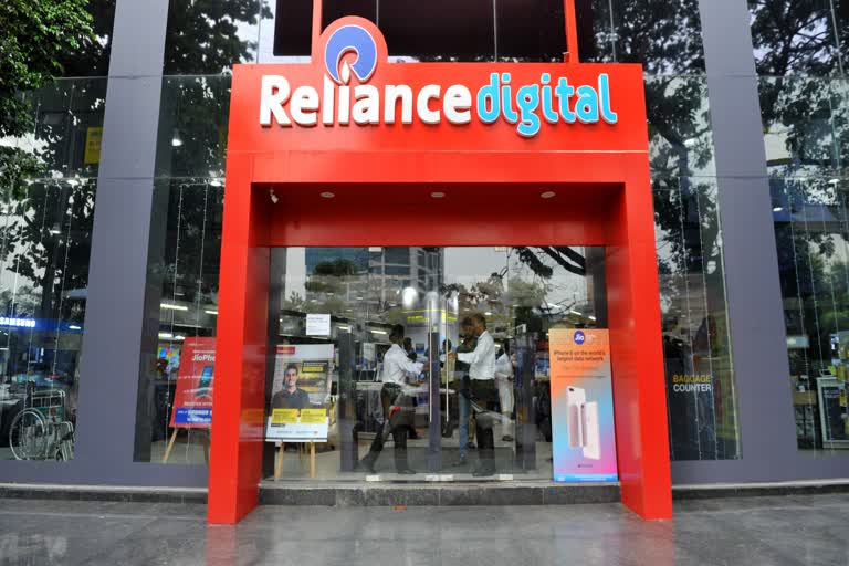 reliance, reliance digital, reliance online offers, reliance offline offers, offers on tvs, offers on smartphones, offers on tvs, offers on home appliances, reliance digital india sale