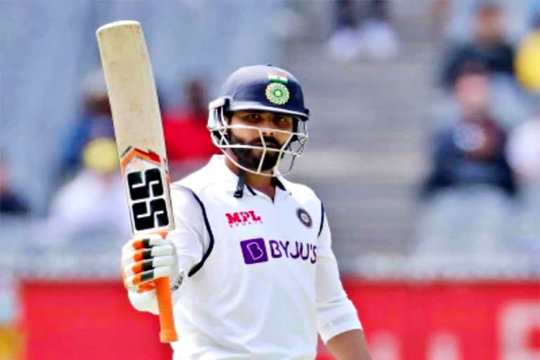 Former batsman Virender Sehwag  ऑलराउंडर रवींद्र जडेजा  पूर्व बल्लेबाज वीरेंद्र सहवाग  Former batsman Virender Sehwag  All-rounder Ravindra Jadeja