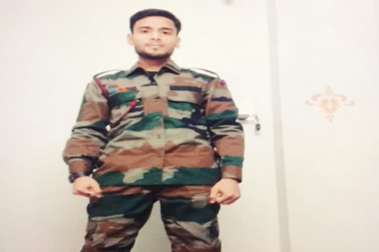 नकली फौज का अधिकारी, fake army officer