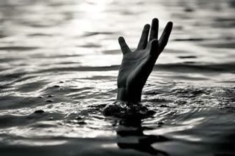 JK_GBL_boy_died_after_he_drowned_into_Nallah_Sindh_avb_JKC10033