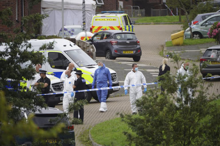 Man kills 5, himself in UK's first mass shooting in decade