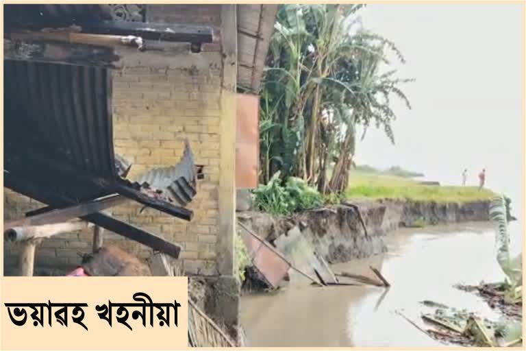 heavy-erosion-at-sutar-village-of-majuli