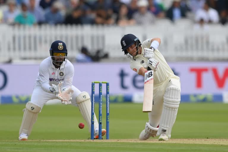 England reach 216/3 at lunch on Day 3