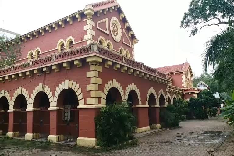 town-hall-of-raipur-became-vande-mataram-bhawan-connection-to-freedom-strategy-in-india