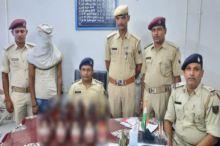 Railway police caught youth with foreign liquor