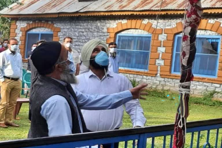 Muzaffar Wani hoisted the national flag