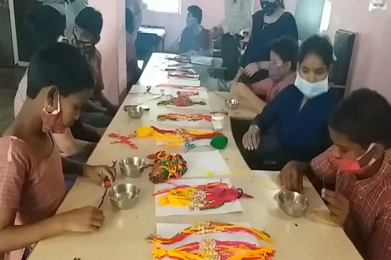 Divyang made rakhi