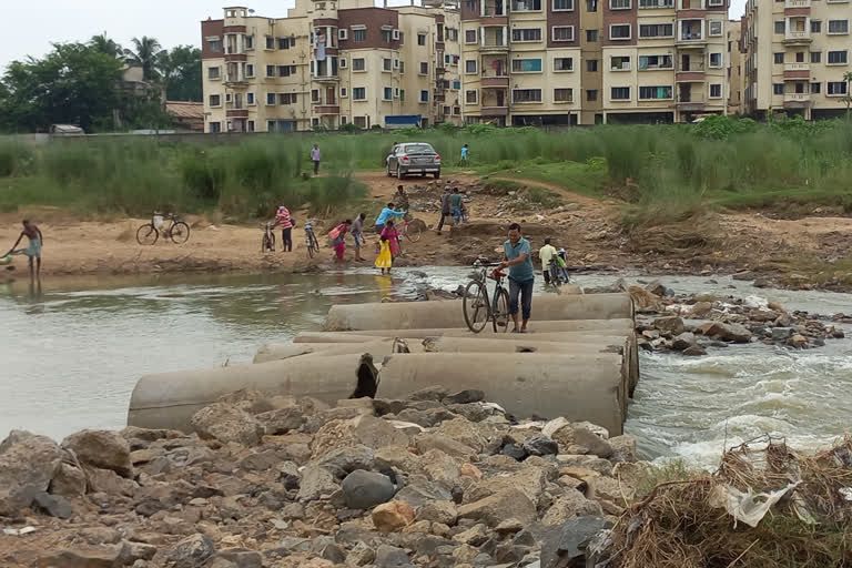 bridge-collapsed-at-bankura-in-heavy-rain-people-facing-huge-trouble