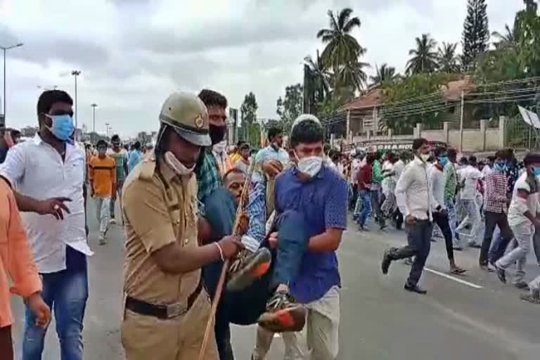 police-injured-by-jeep-accident-in-bengalore