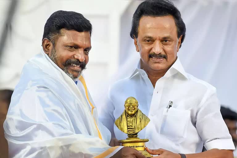 THIRUMAVALAVAN, திருமாவளவன், mk stalin, mk stalin thirumavalavan, முக ஸ்டாலின் திருமாவளவன், தமிழினத் தலைவர் விருது