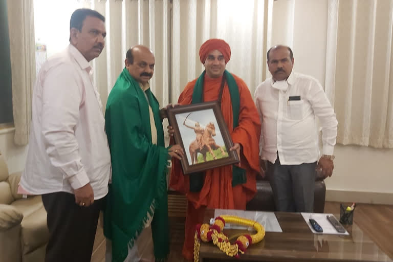 Cm basavaraj bommai meets Panchamasali shri